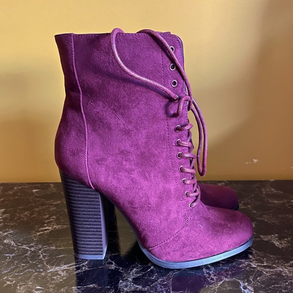 Jus Fab Boots - Picture 1 of 7